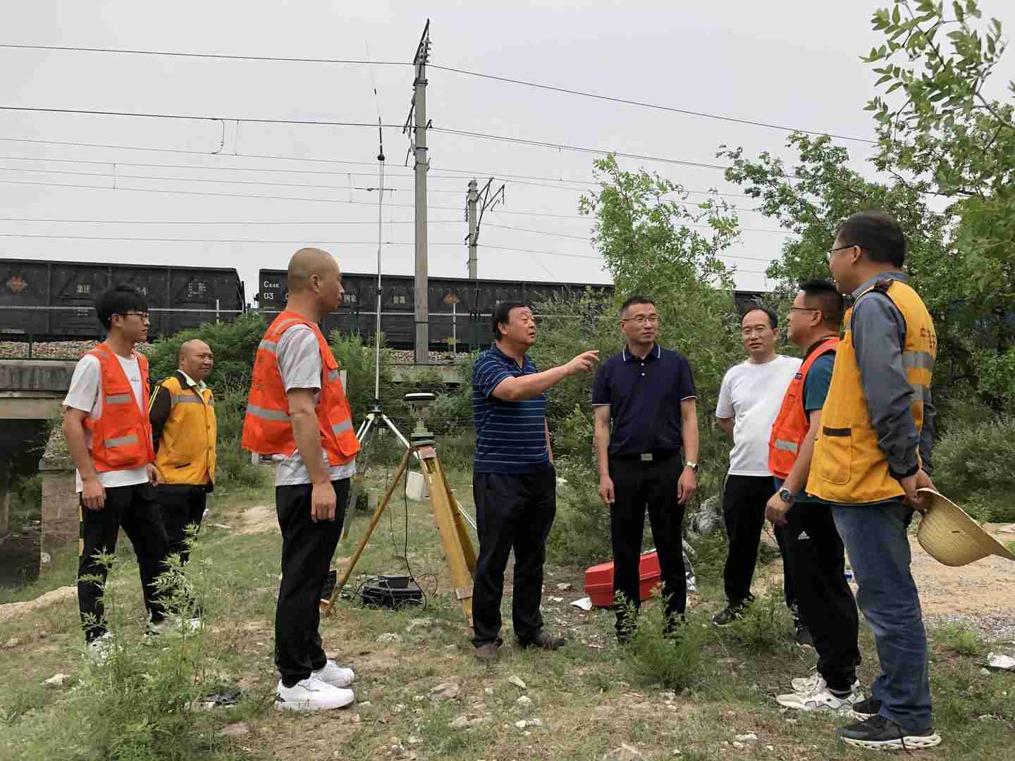 夏送清凉 情系一线——中铁六院西安院工会开展慰问活动(图2)