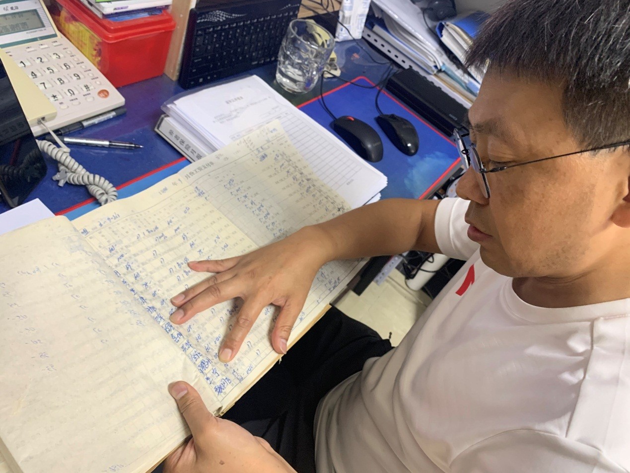 行管支部党员践行学党史、办实事(图2)