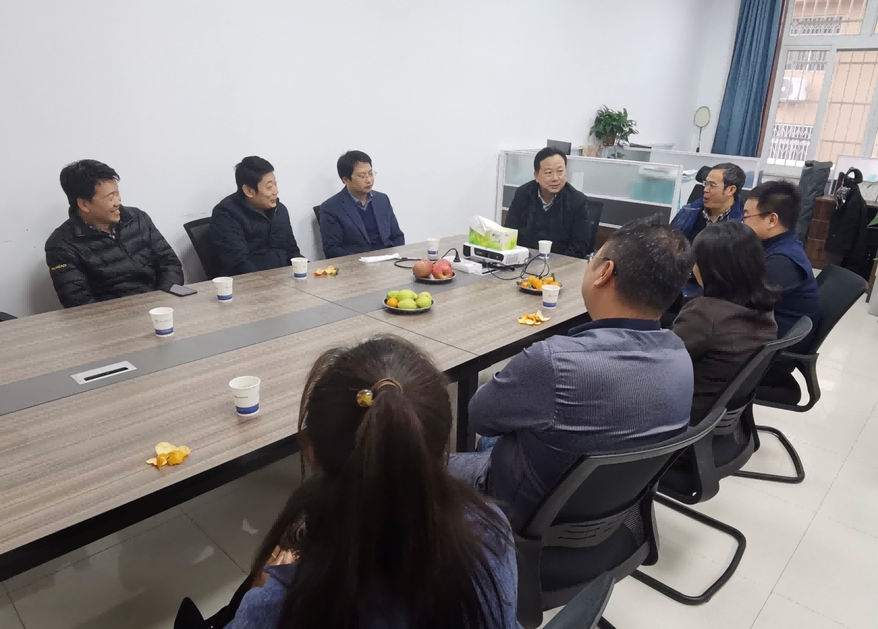 “决战保目标 温暖送一线”  ——中铁六院集团工会慰问西安院市政桥隧处、工管处(图4)