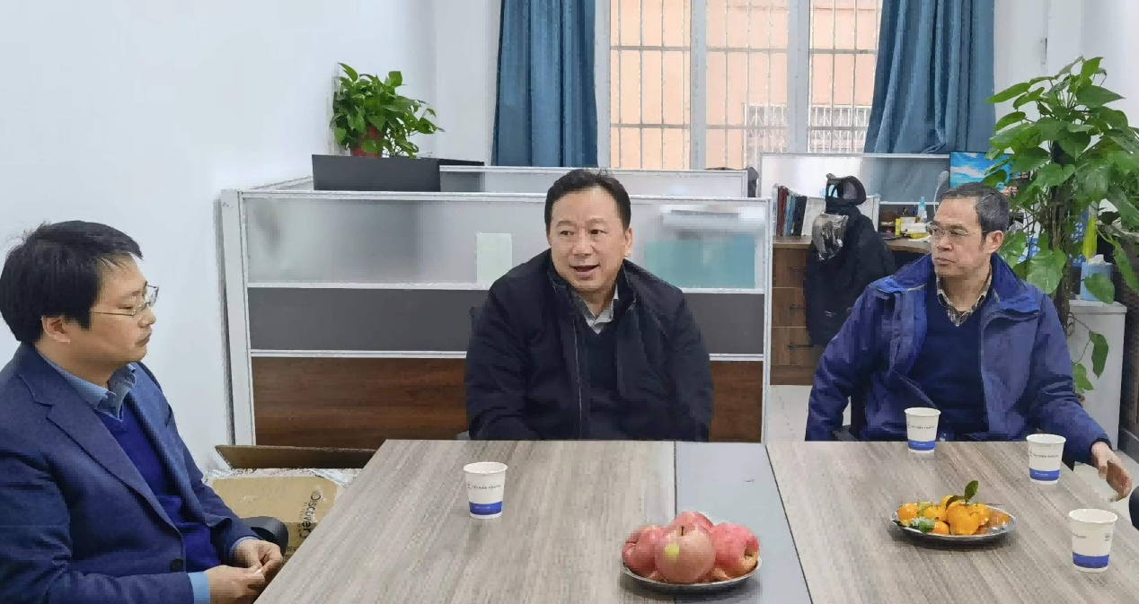 “决战保目标 温暖送一线”  ——中铁六院集团工会慰问西安院市政桥隧处、工管处(图3)